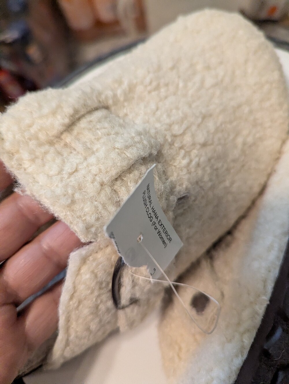 NWT Cishionaire Sherpa Faux Fur Clogs Sz 8m